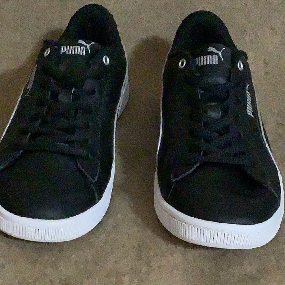 Puma Women’s size US 8  Vickky V2 Running shoe